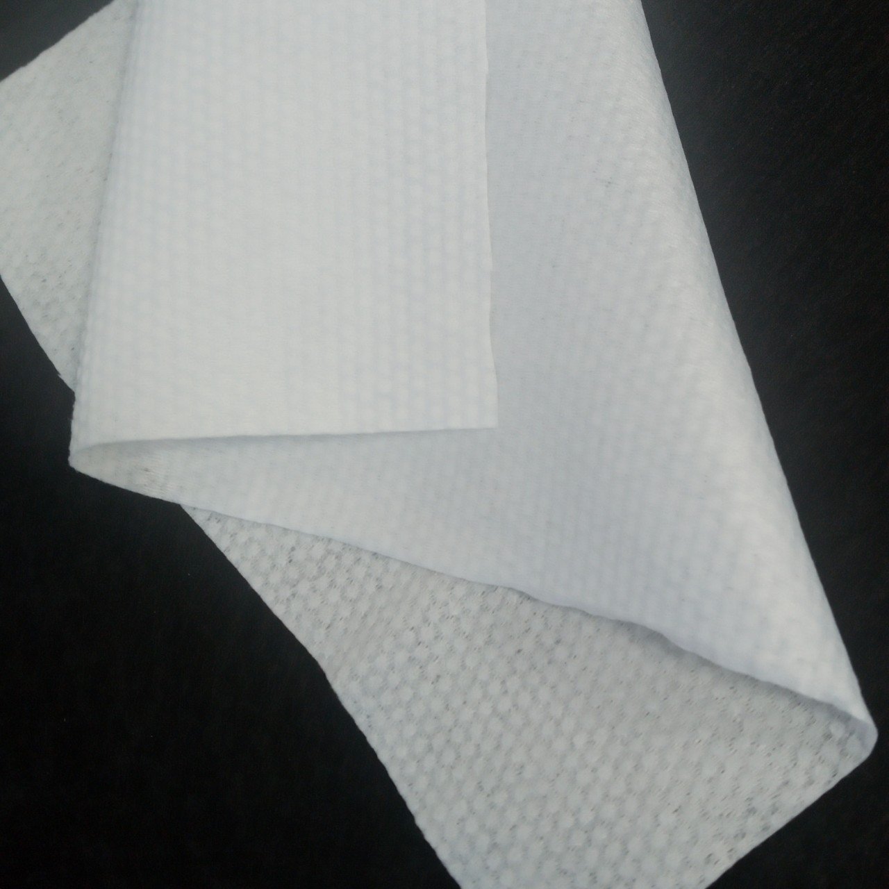 ISO Standard White Spunlace Nonwoven Fabric Wholesaler's Lightweight Anti-Static Mesh Embossed Rayon Viscose Polyester Cotton