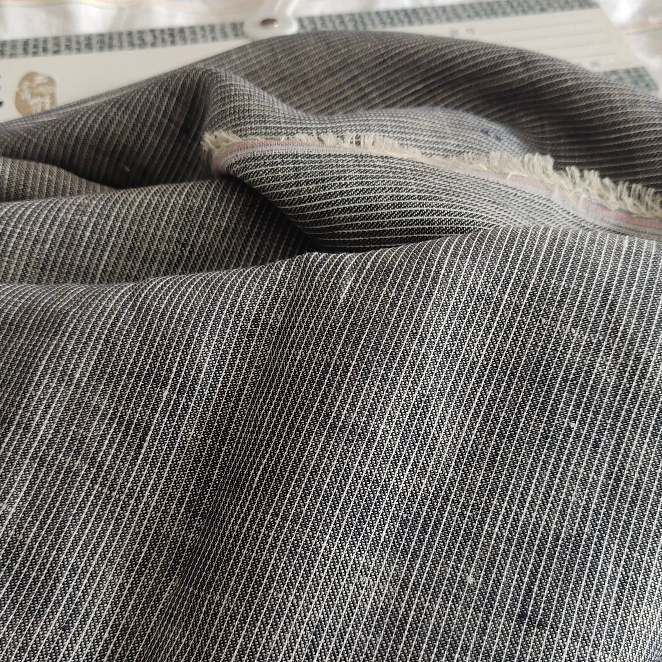 Fashion High Quality Yarn Dyed Stripe 100%Pure Flax Linen Fabric for Garment in stock lot