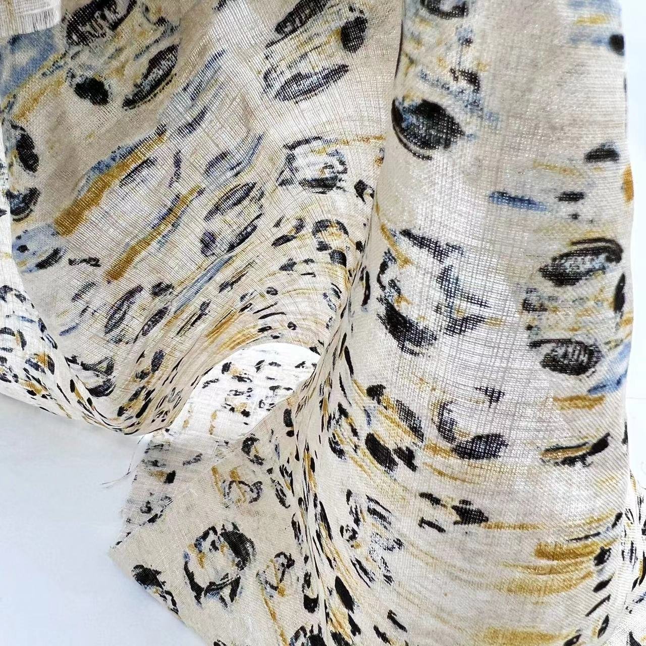 Customized digital printed light weight 100% linen fabric for Boyfriend Shirts