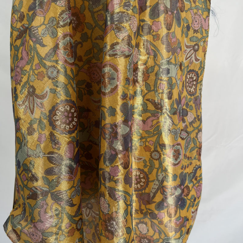 Wholesale formal dress Brocade Glitter Fancy Gold Stripe Thin Shirt Fabric Cotton Linen Metallic Yarn Fabrics for women