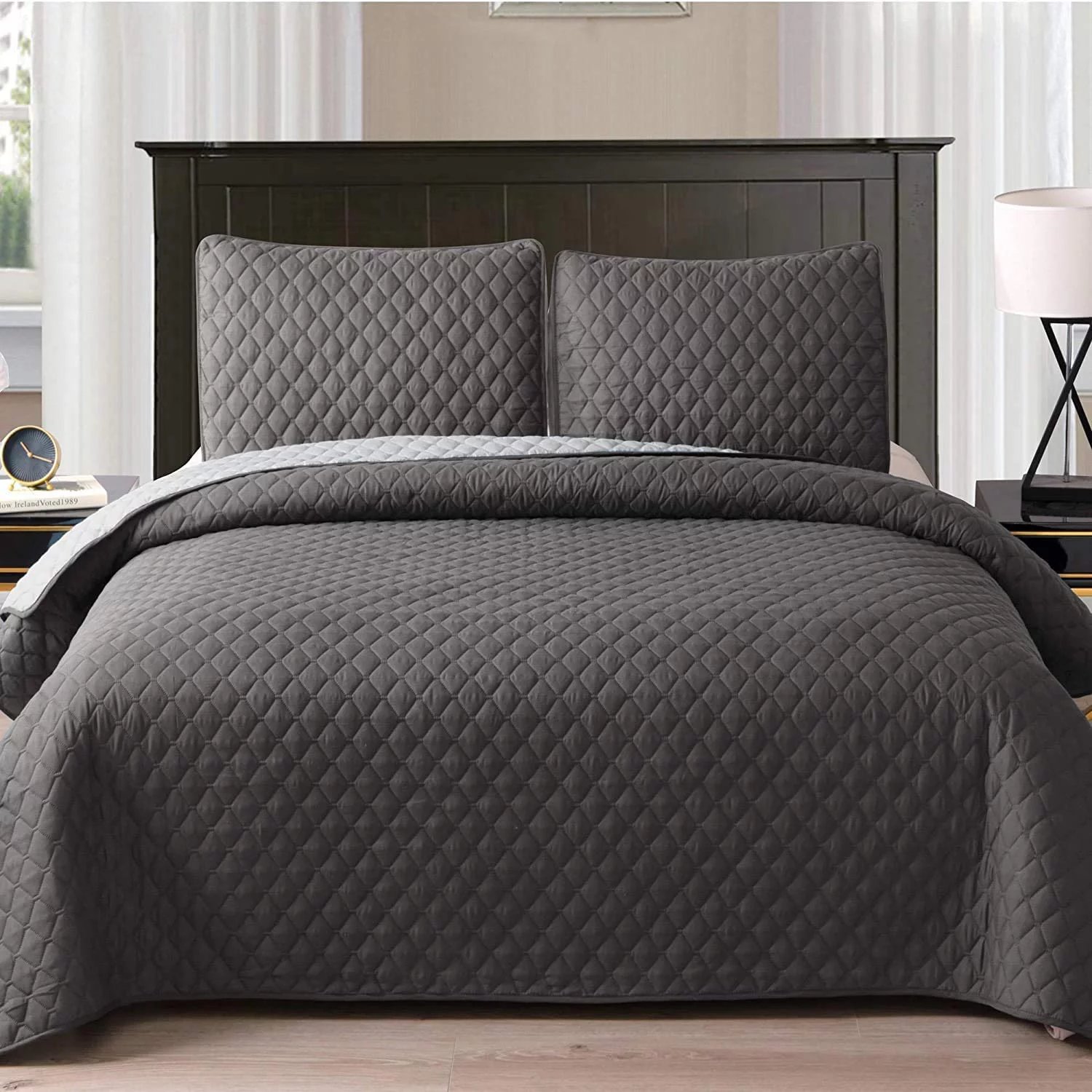 White Modern Style Queen Lightweight Microfiber Coverlet 3 Piece Set Home Quilt Set