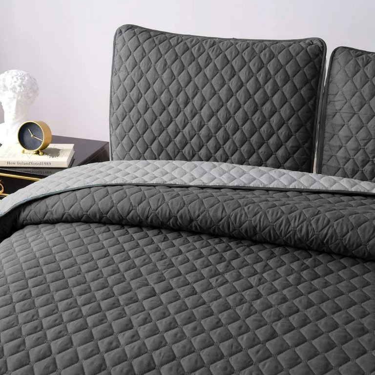 White Modern Style Queen Lightweight Microfiber Coverlet 3 Piece Set Home Quilt Set