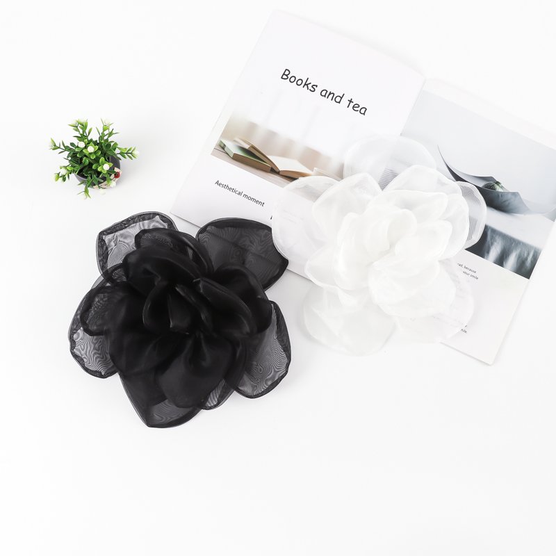 Wholesale Customizable Color 100 Polyester Black and White Flowers Fabric 27cm Width Lightweight Breathable Fabric