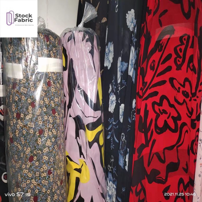 Tessuto reliable quality woven stock lot 100% polyester pearl chiffon print fabric for garment