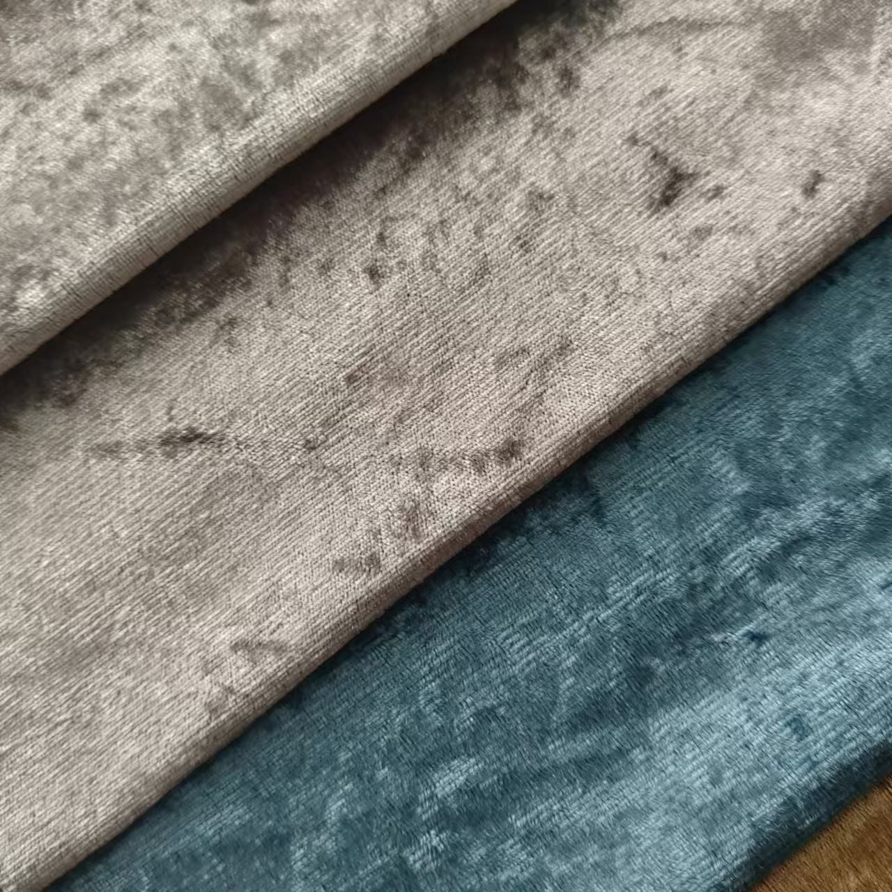 Low moq luxury factory wholesale 100% Polyester VELVETCurtain Fabric Continuous Curtain Fabric for living room