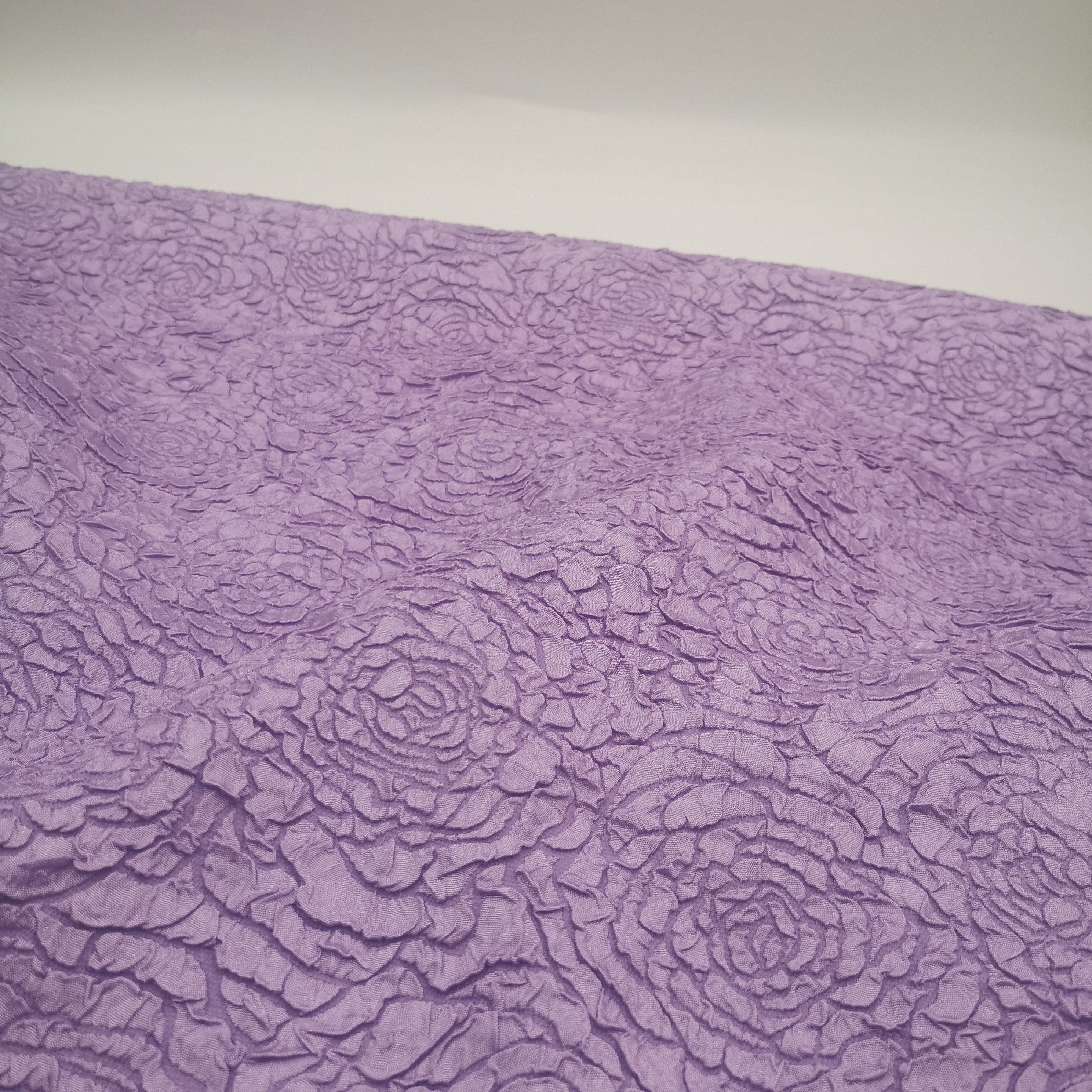 Factory Direct Wholesale 100% Polyester Custom Jacquard Fabrics Three Dimensional Rose Pattern Embossing Jacquard Dress Fabrics