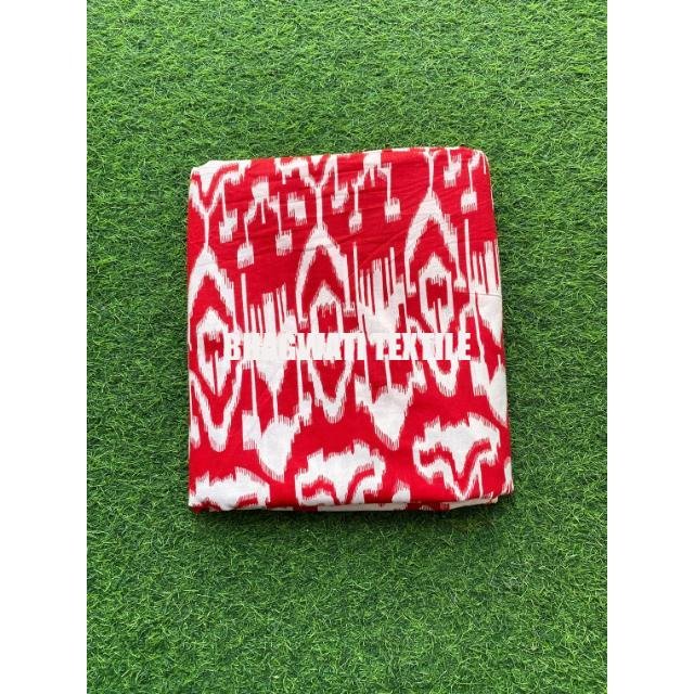 Wholesaler of Indian Screen Printed 100% Cotton Fabric Raw Material For Dress Lightweight Cotton Printed Fabric