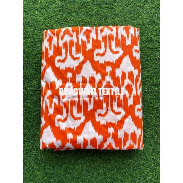 Wholesaler of Indian Screen Printed 100% Cotton Fabric Raw Material For Dress Lightweight Cotton Printed Fabric