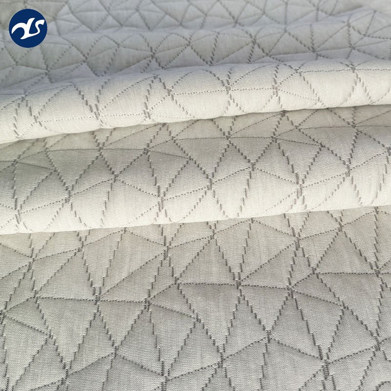 The mattress cover and pillowcase are made of high-quality bamboo fiber fabric and can be customized with patterns and colors