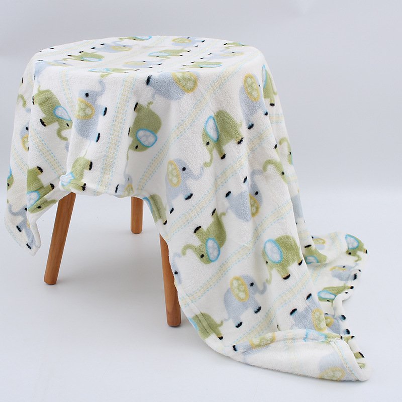 High Quality Super Soft Knitted Cartoon Animal Print Swaddle Blanket Wholesale Baby Bedding for All Seasons