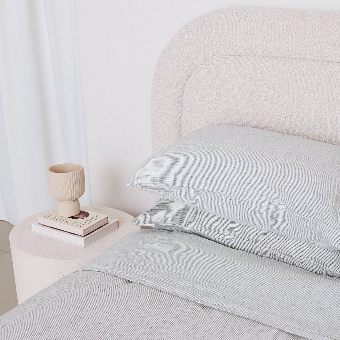 Hot sale pure linen pinstriped fabric by the roll stone washed breathable fabric for bed