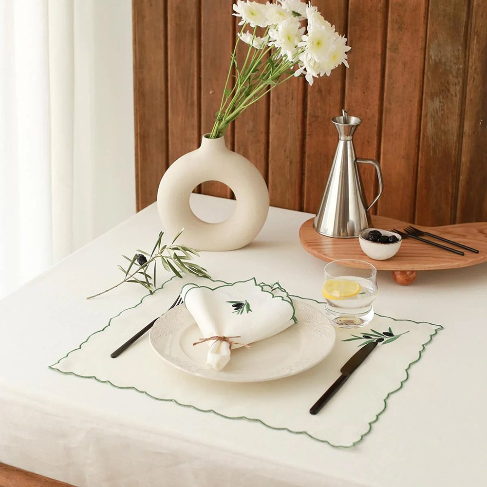 Custom patterns Personalized scalloped edge Luxury organic flax pure embroidered table cloth linen Napkins 45*45cm