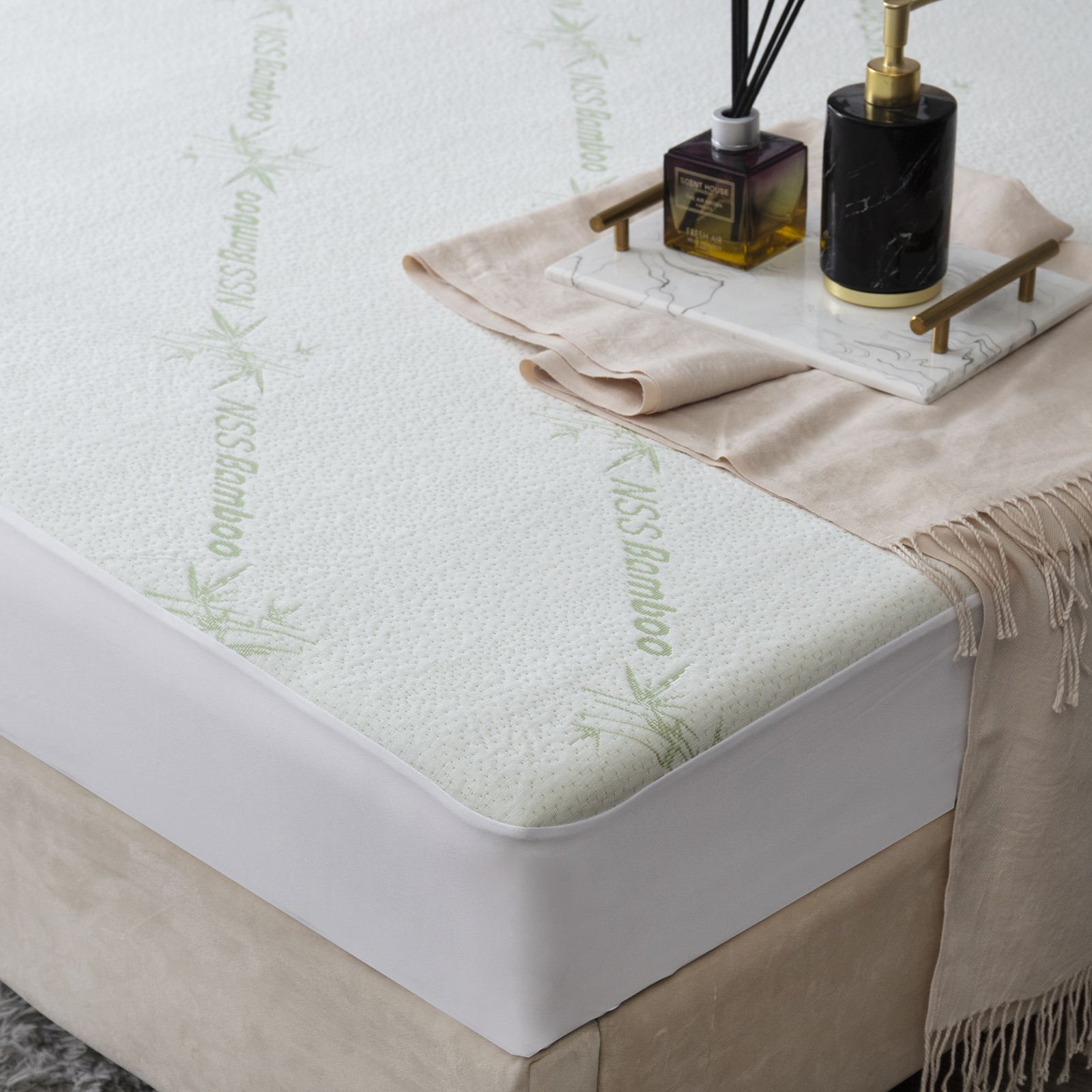 China Professional Manufacture Stretch-to-Fit Fabric Mattress Cover Protector Waterproof Mattress Cover For Sound Sleep