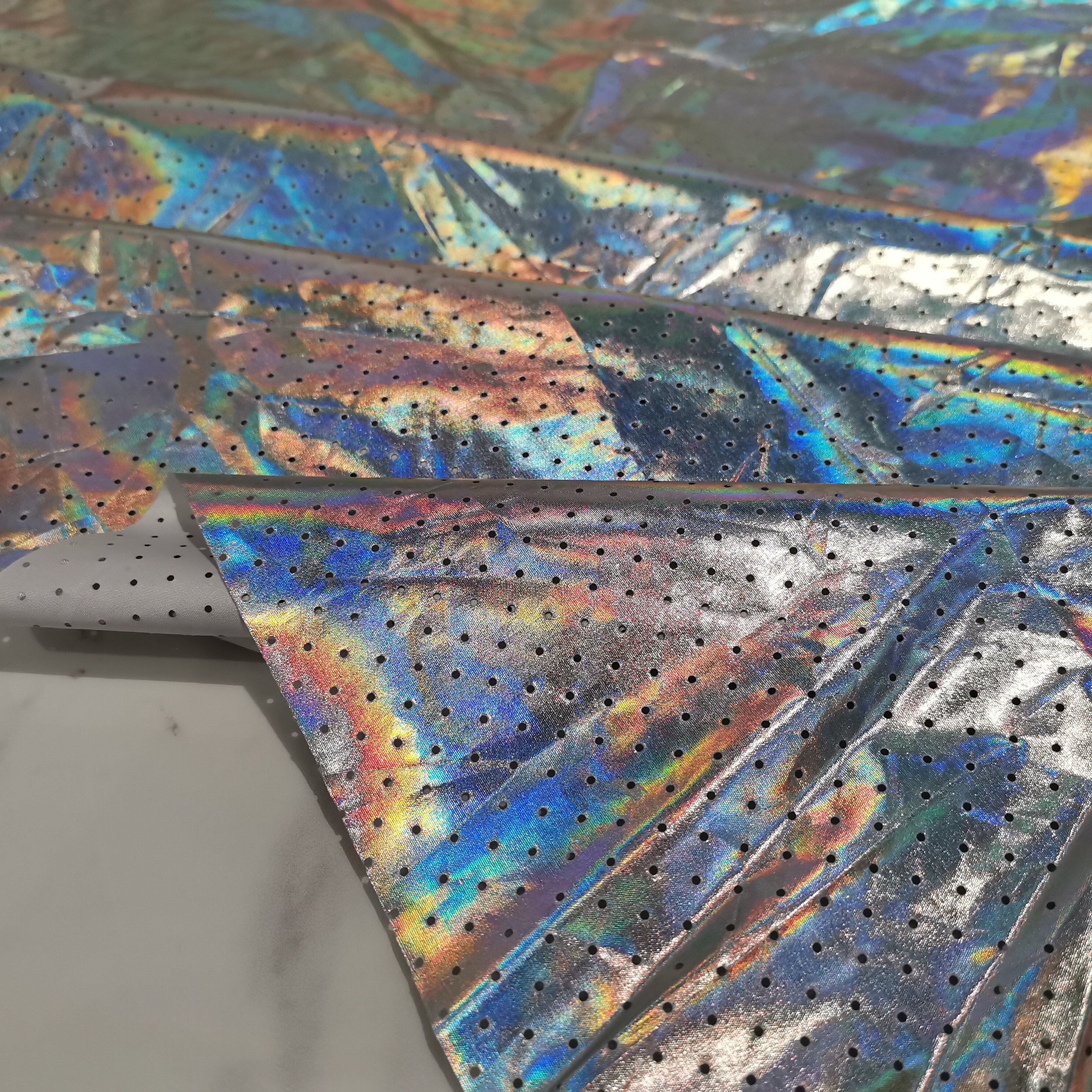China Factory Supply Shiny Polyester Fabric 60GSM 100% Polyester Fabric For Clothing