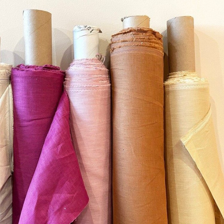 Sustainable stock lot free solid color soft 100% french linen fabric for men's shirt european flax linen fabric for women dress