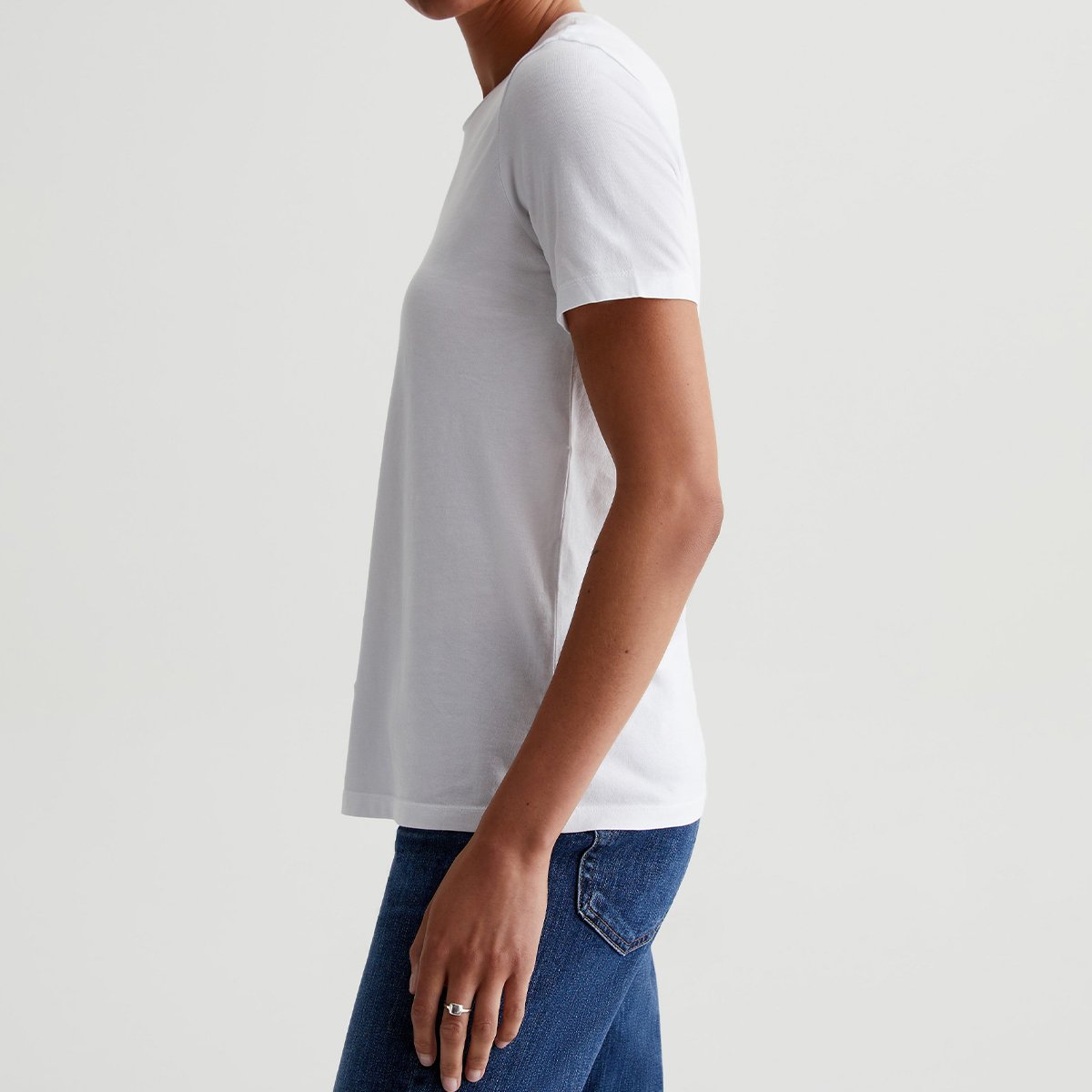 OEM/ODM Women's Crew Neck Tee - 100% Cotton, Luxurious Comfort Knit, Classic White, Short Sleeve Rib Neckband, Anti-Twist Fabric