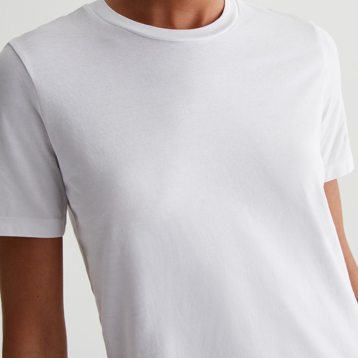 OEM/ODM Women's Crew Neck Tee - 100% Cotton, Luxurious Comfort Knit, Classic White, Short Sleeve Rib Neckband, Anti-Twist Fabric