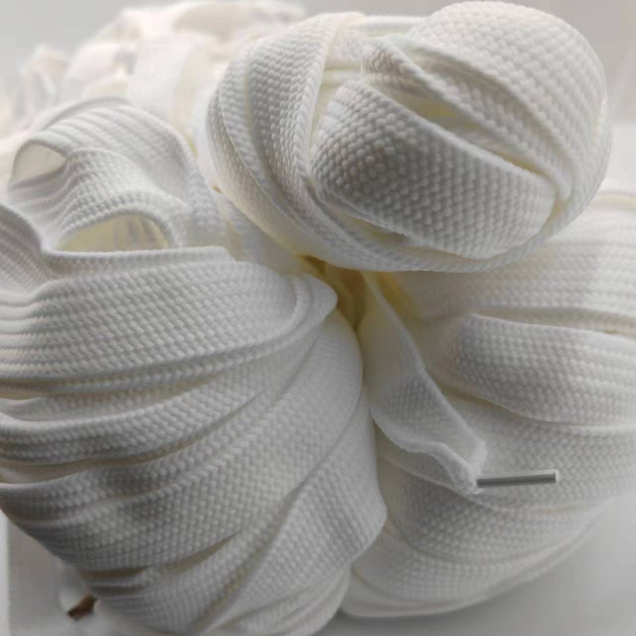 Fashionable Colorful 20mm Thick Wide Cotton Polyester Shoelaces For Sneakers Fashion 2cm Extra Wide Shoe Laces