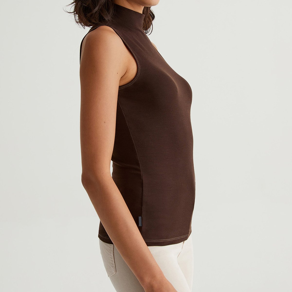 OEM/ODM Custom Classic Dark Chocolate Brown Women's Sleeveless Turtleneck Top - 2x1 Rib Knit, Soft Comfort, Back Seam Detail