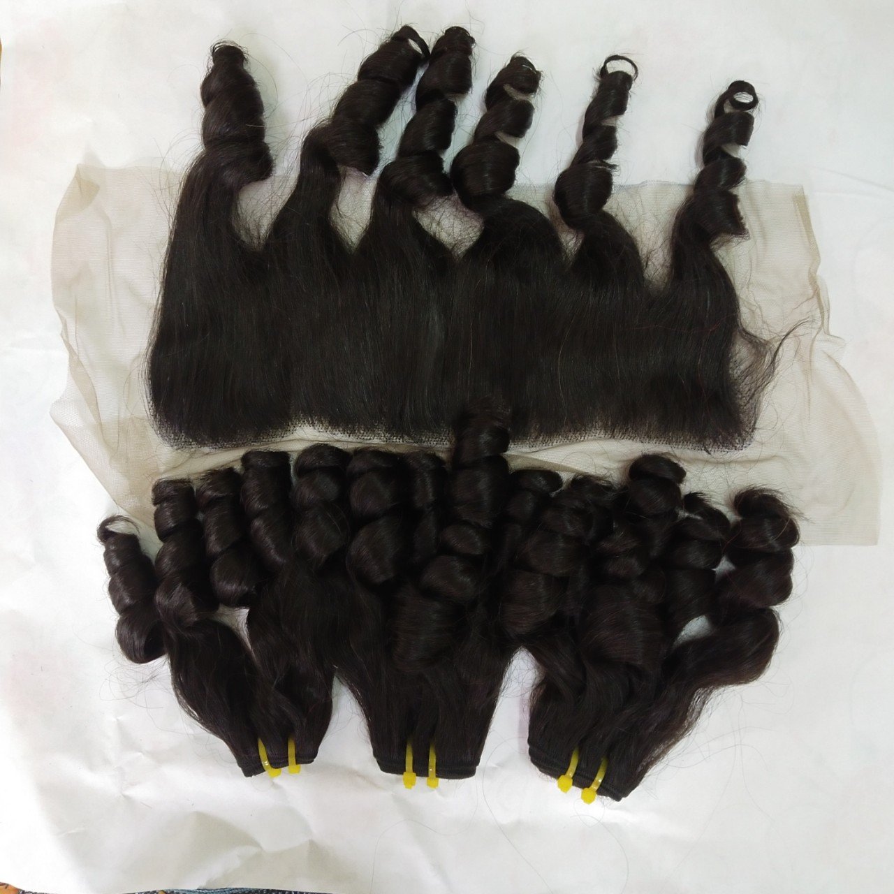 Specializes in Providing Deep Black 360 Degree Wavy Curly Brazilian and European Virgin Hair Transparent Lace"
