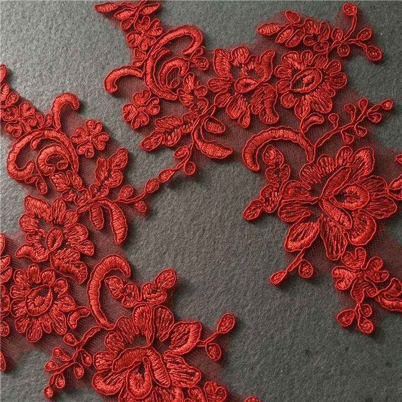 The new series of lace embroidery applique design is used for wedding dress decoration lace patch