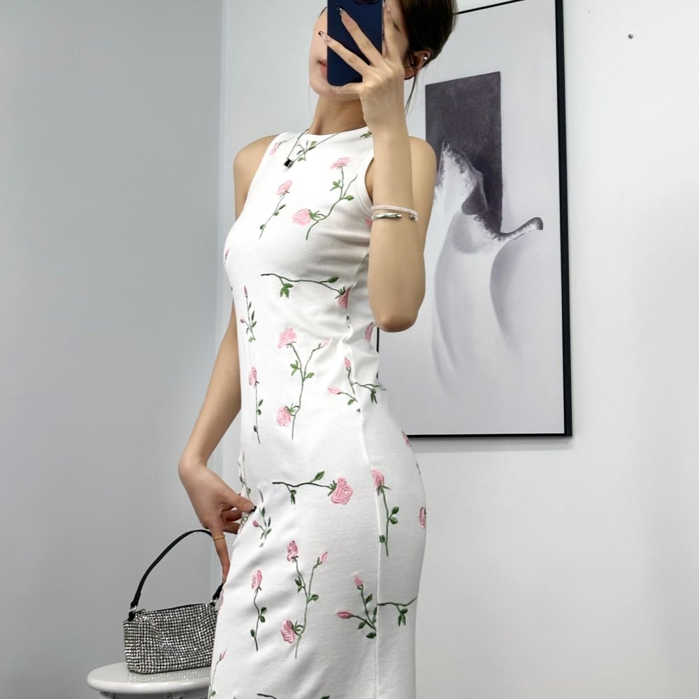 Women's White Embroidered Cotton-blend Midi dress casual fashion crewneck sleeveless slim fit floral embroidery evening Dress