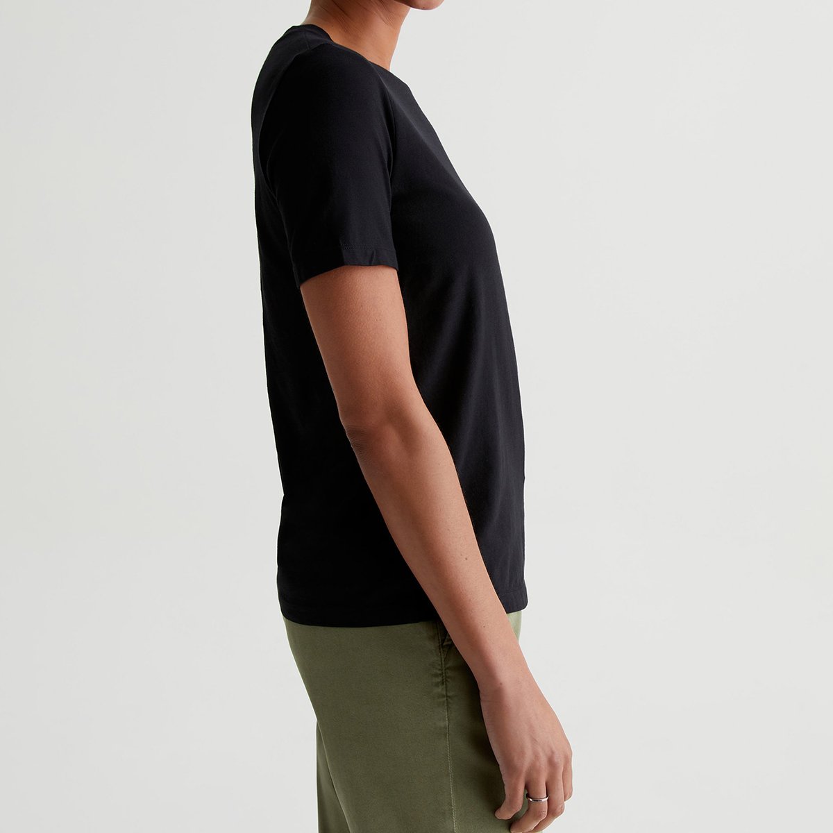 OEM/ODM Custom Deep Black Women's Classic Crew Neck Tee - 1X1 Rib Neckband, Premium Knit, 100% Cotton, S&Z-Twist Yarns