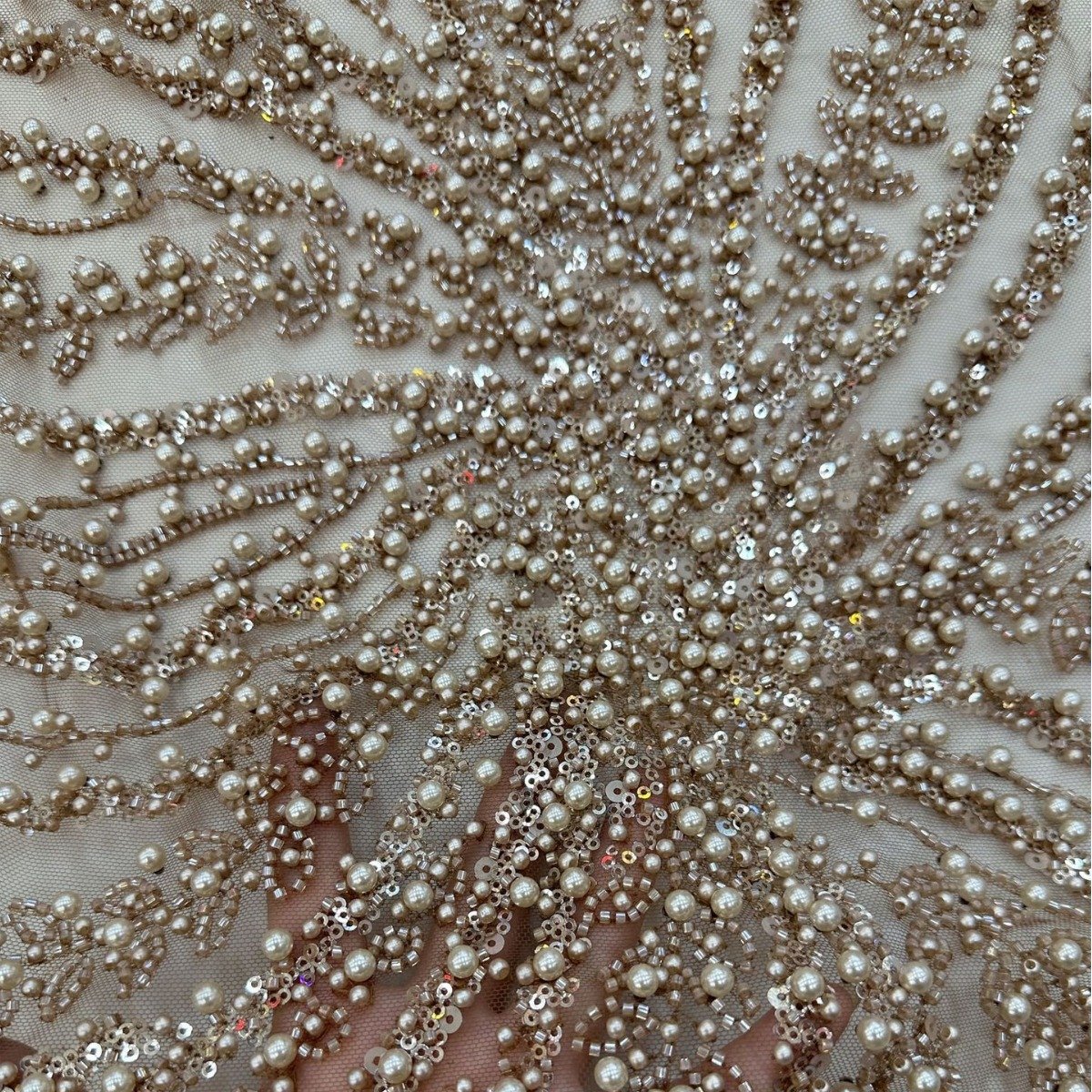 Hot Selling White and Gold Heavy Beaded Embroidery Pearls Lace Fabric with Sequins Decorative Feature for Wedding Usage