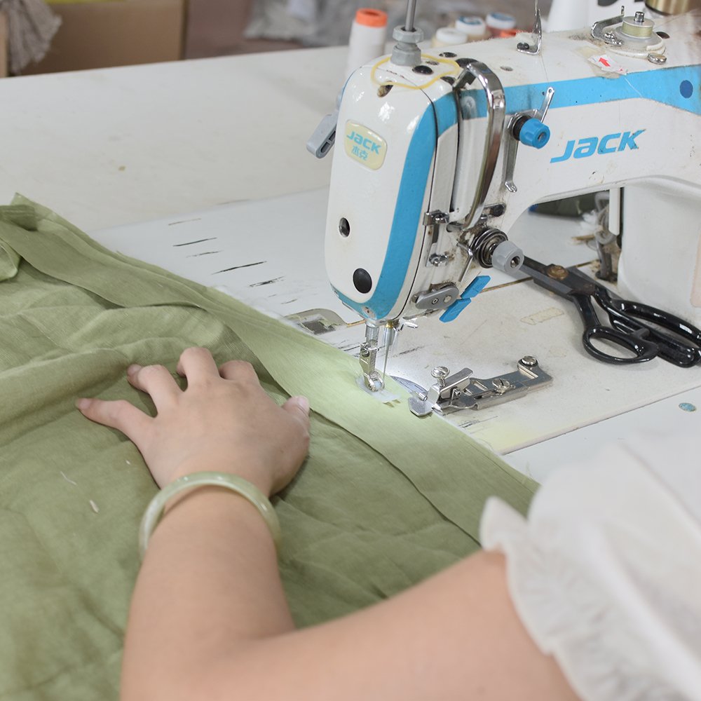 European grown flax Stonewashed Linen Quilt with long fibers