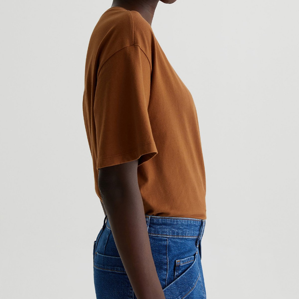 OEM/ODM Custom Caramel Brown Women's Slouchy Fit Crewneck T-Shirt - 100% Cotton Light Jersey, S&Z-Twist Yarns
