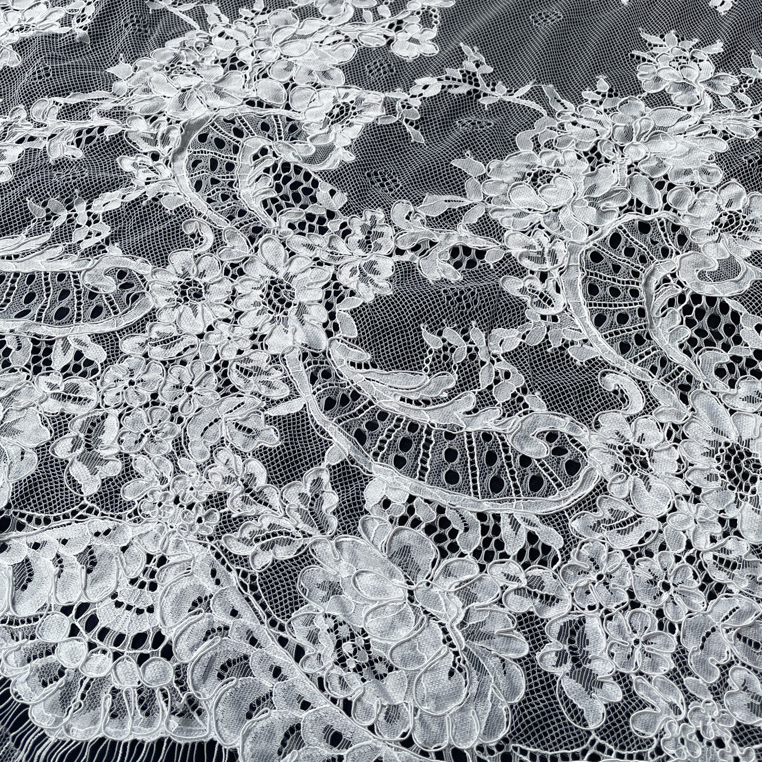 Delicate design embroidery fabric lace for wedding