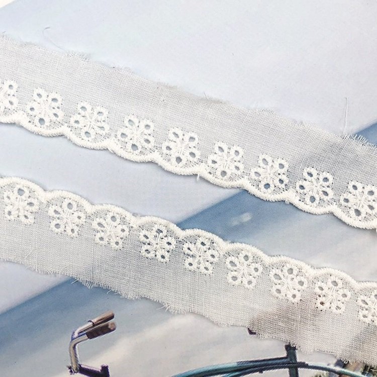 Hot Sale 2.5cm Garment Accessories Embroidery Trim Lace White Embroidered Cotton Lace Trim Cotton Ribbon Trimming