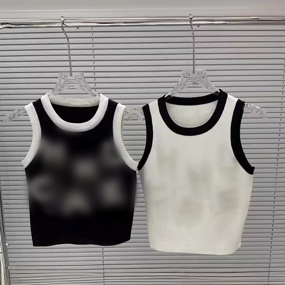 Wholesale designer clothing summer sleeveless black crop top with pearls knitted high quality luxury t shirt women