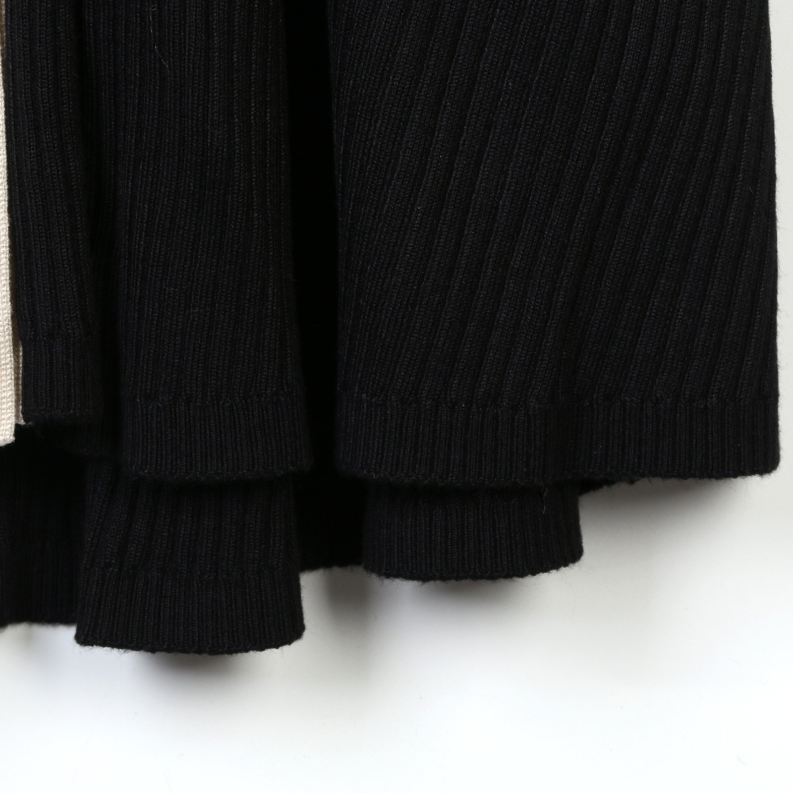 French Style 2025 Summer New Elegant Contrasting Ribbed Deep V Sleeveless Button Vest Frocks Knitted Sweater Midi Long Dresses