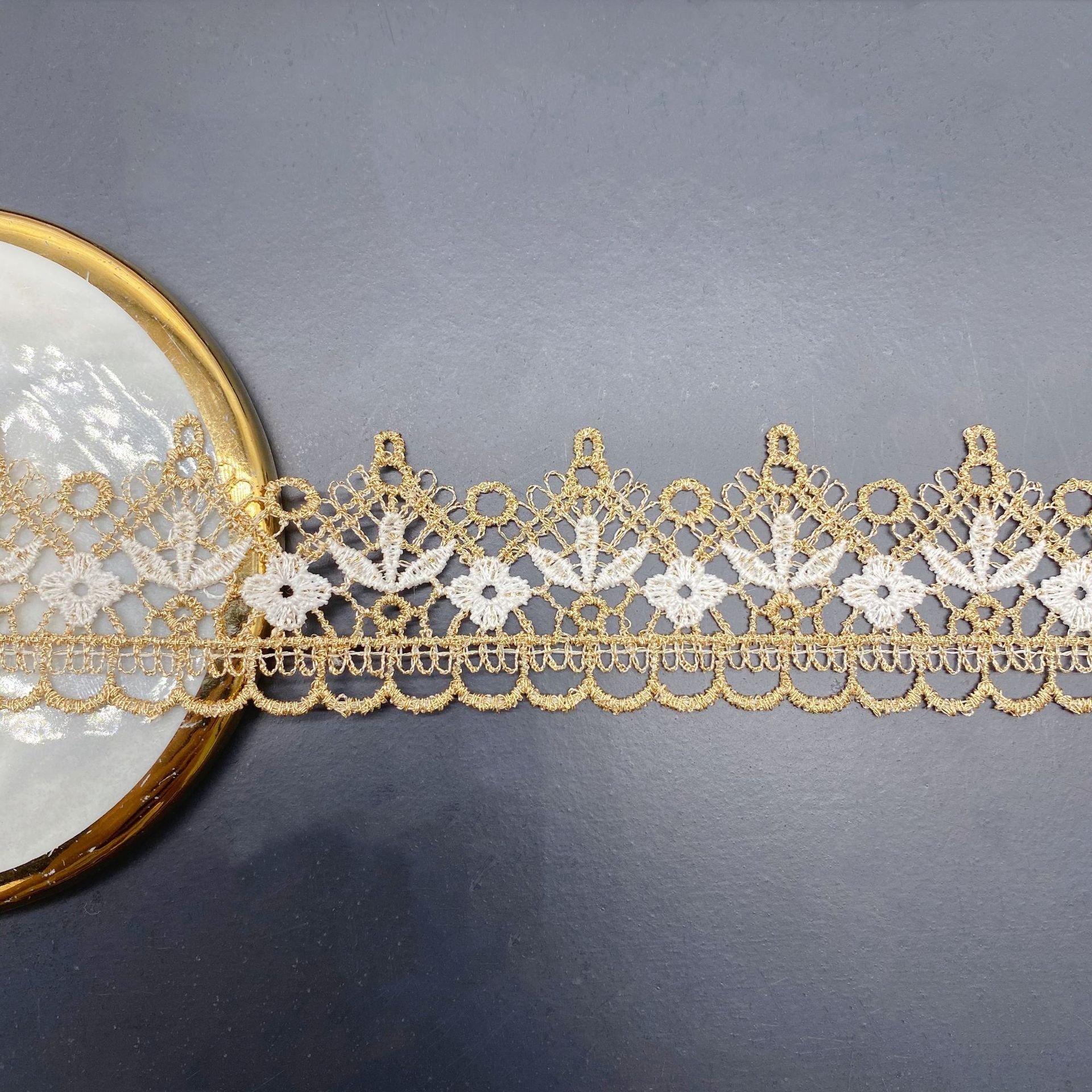 Width 3.6 cm Water Soluble embroidered gold white lace Single wave gold black lace trim For Dress Home textile