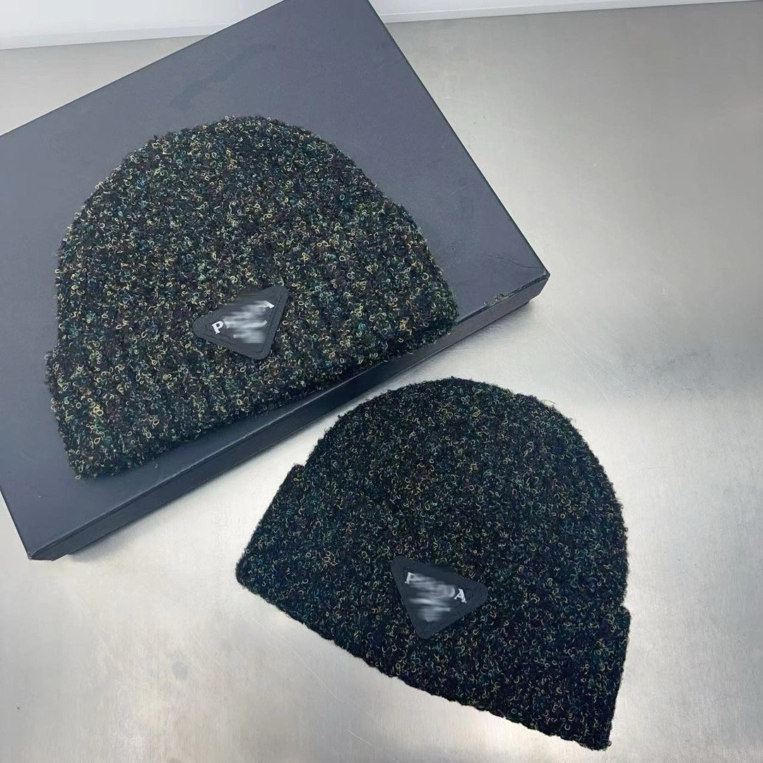 Custom Luxury Warm Wool Knitted metal emblem Blanks Winter Cashmere fur Caps With P Letters Women Wool Beanie Hats Custom Logo