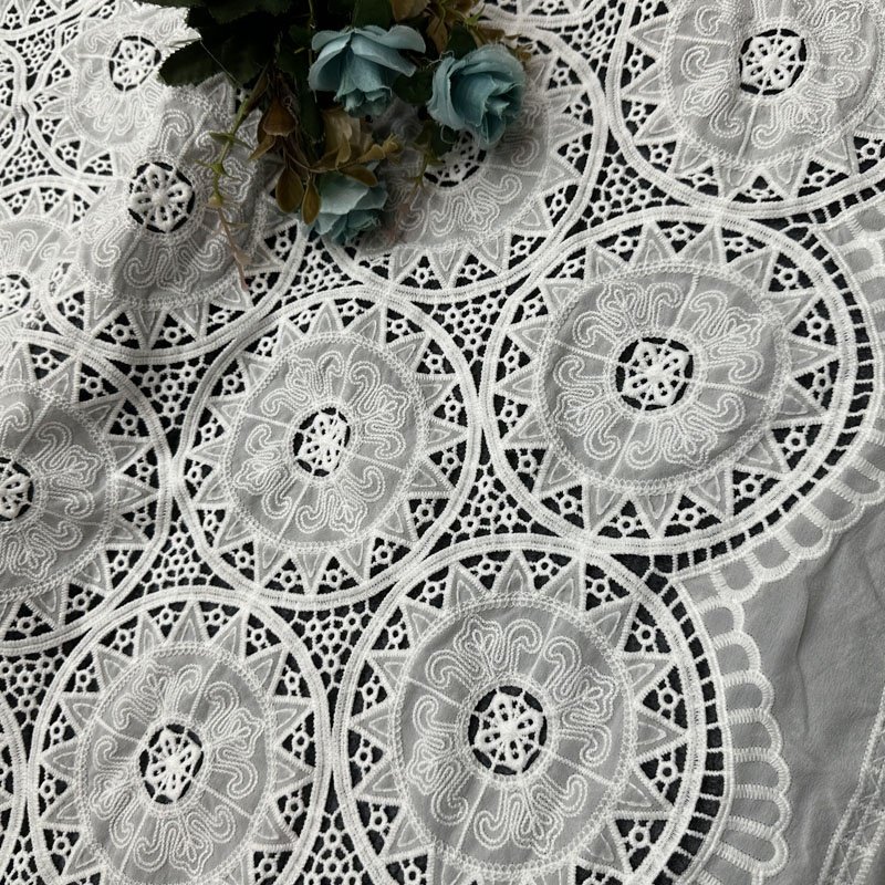 Wholesale Factory Floral Embroidery Fabric Georgette Fabric Silk Cutwork Fabric for Weddings