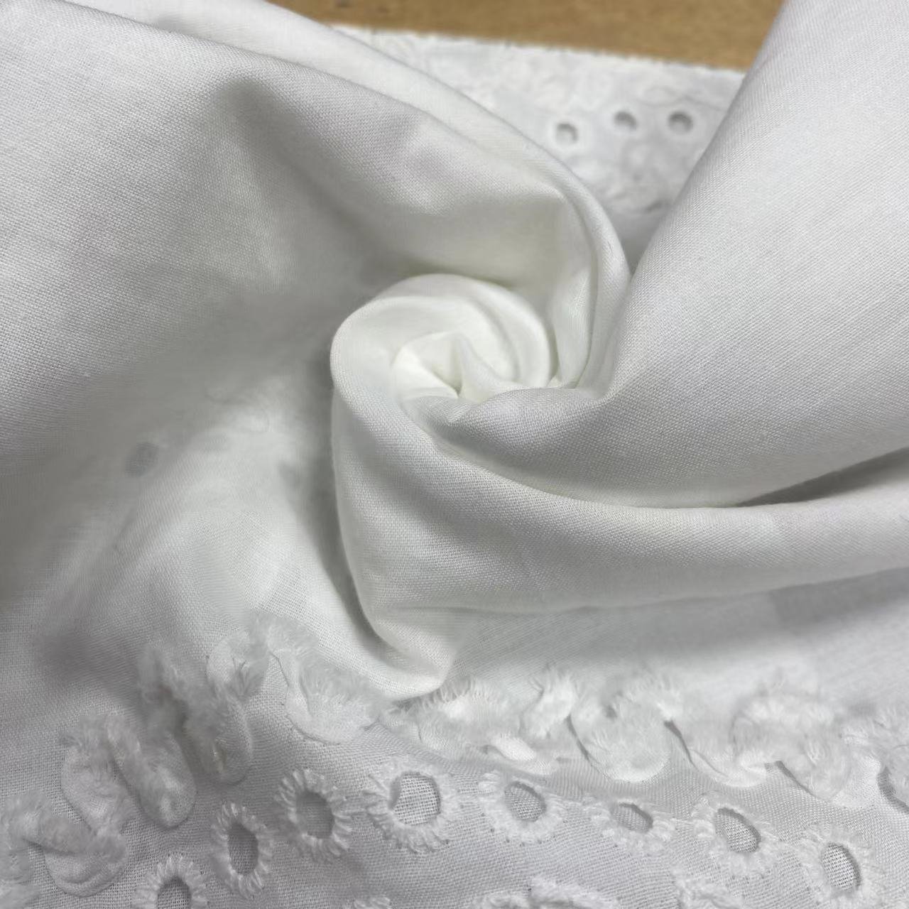 100%Cotton embroidery fabric,custom fabric printing cotton,Can be made clothing fabrics,Multi-color custom ,wholesale