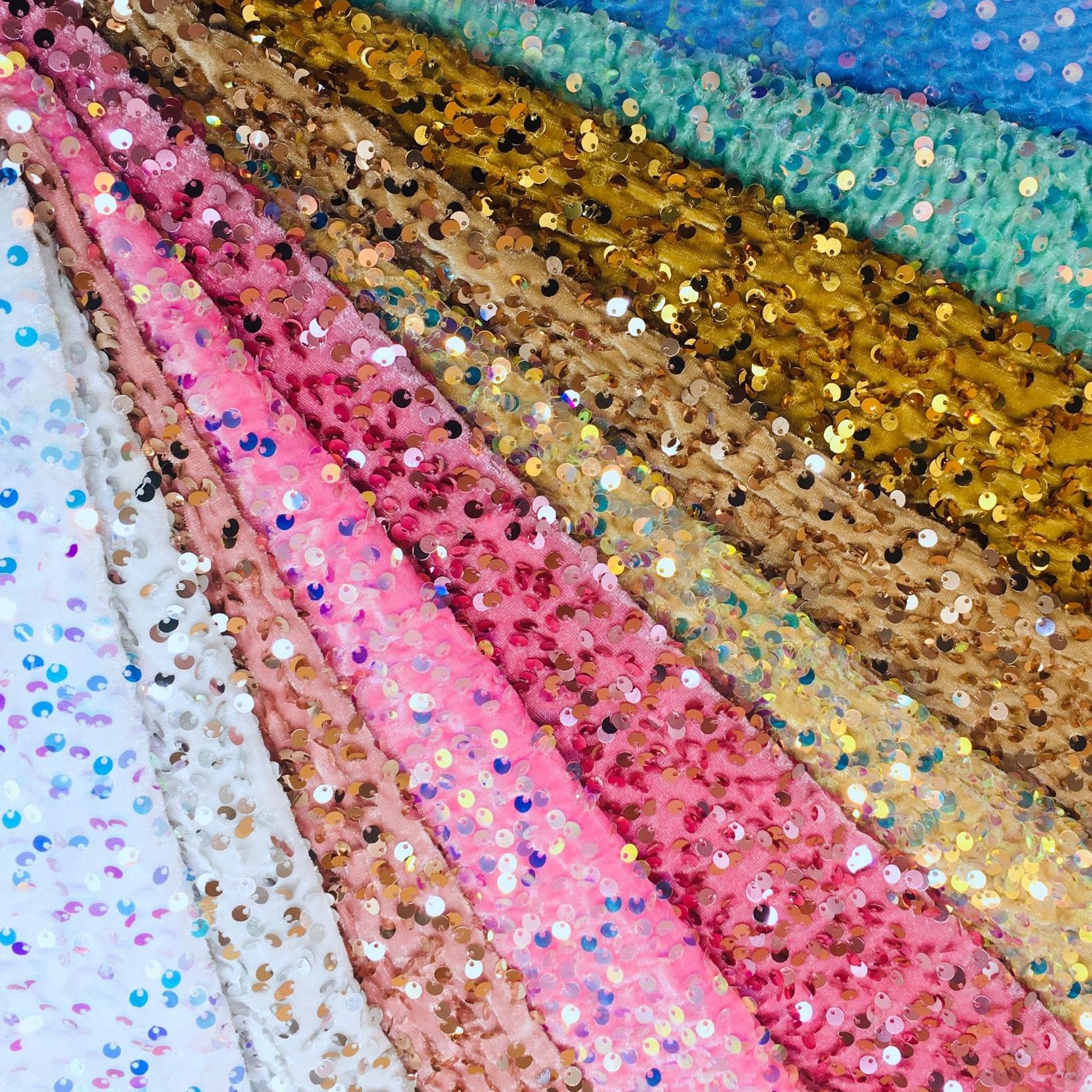Ready Stock 5mm Shiny Multi-color Sequin Velvet Fabric Fashion 3D Embroidery Holographic Sequin Fabric