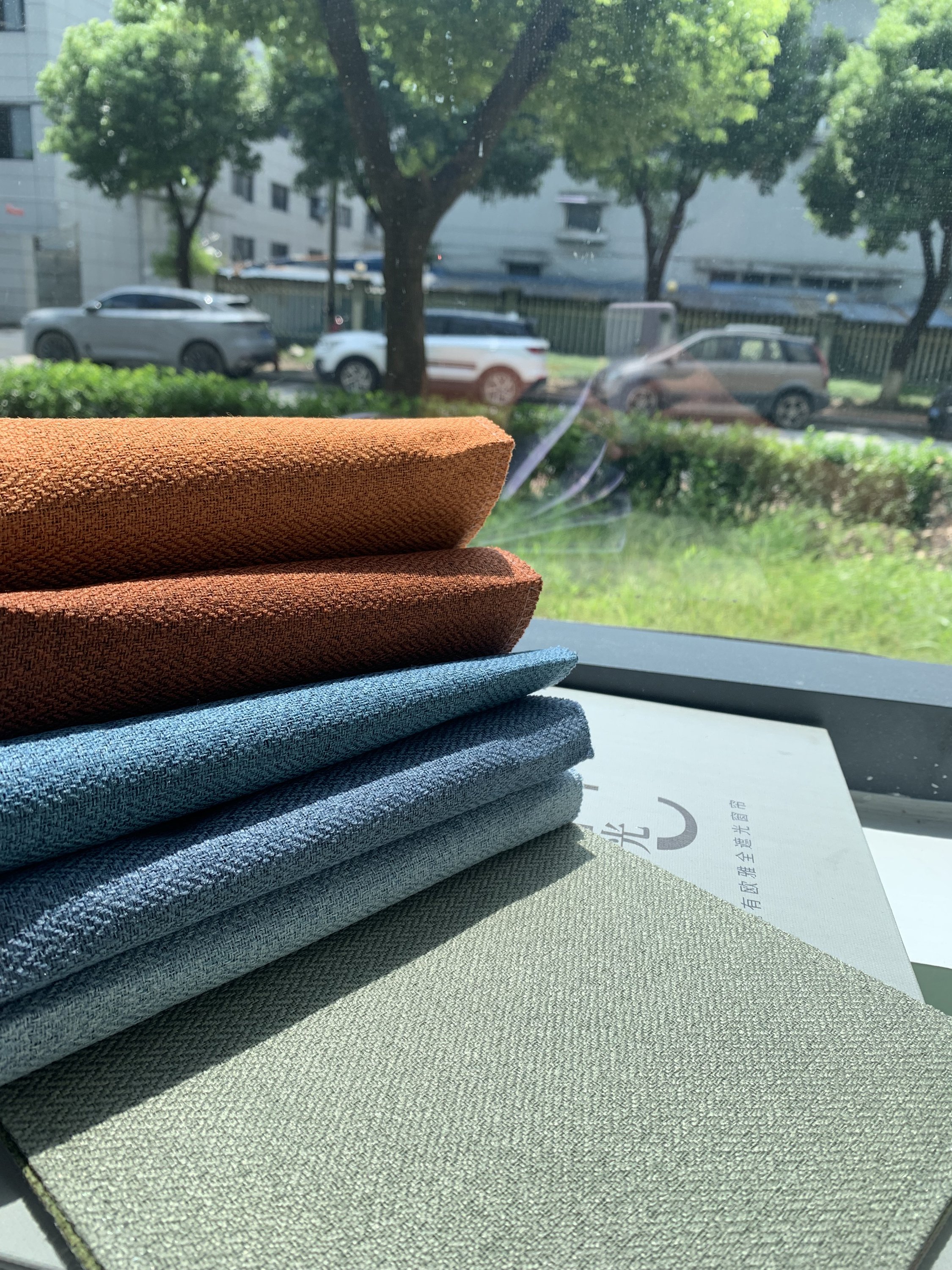 126'' inch 320cm width soft luxury total blackout sunblock curtain fabric by the yard