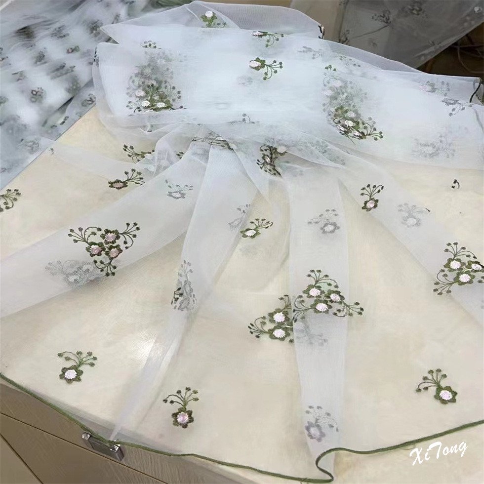 Lightweight transparent breathable embroidery beautiful flowers organza fabric for making children's clothes or wedding dress