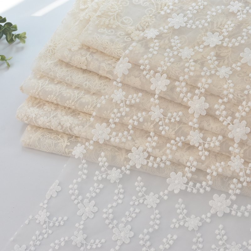 Wholesale Embroidered Organza Fabric High Quality Pure White Lace Embroidery Fabric for women dress