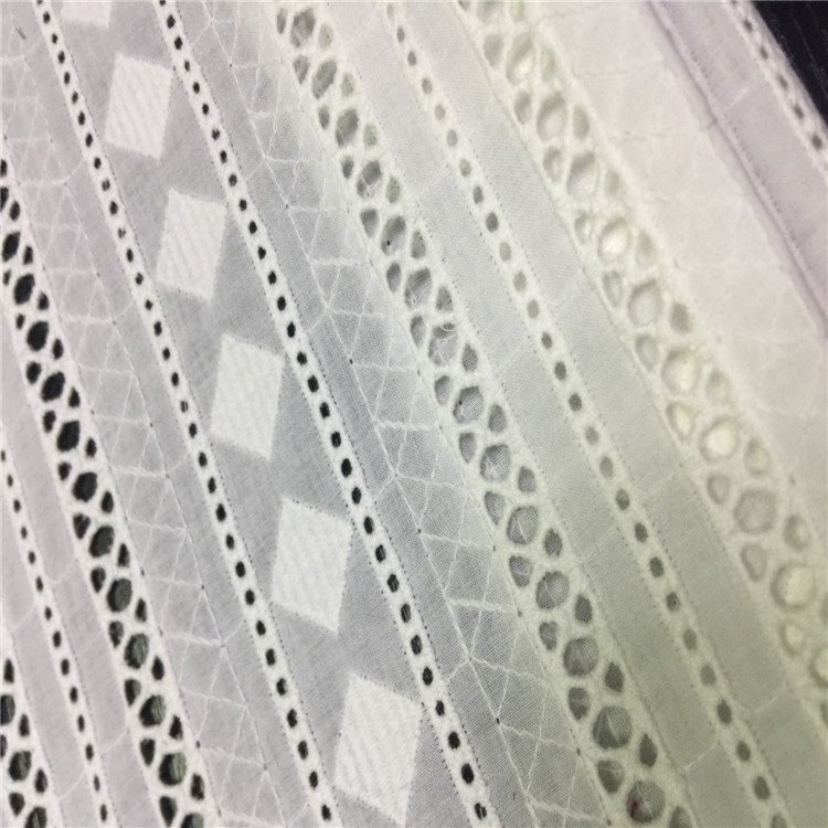 White embroidery fabric 100% cotton fabric eyelet embroidery fabric for shirt