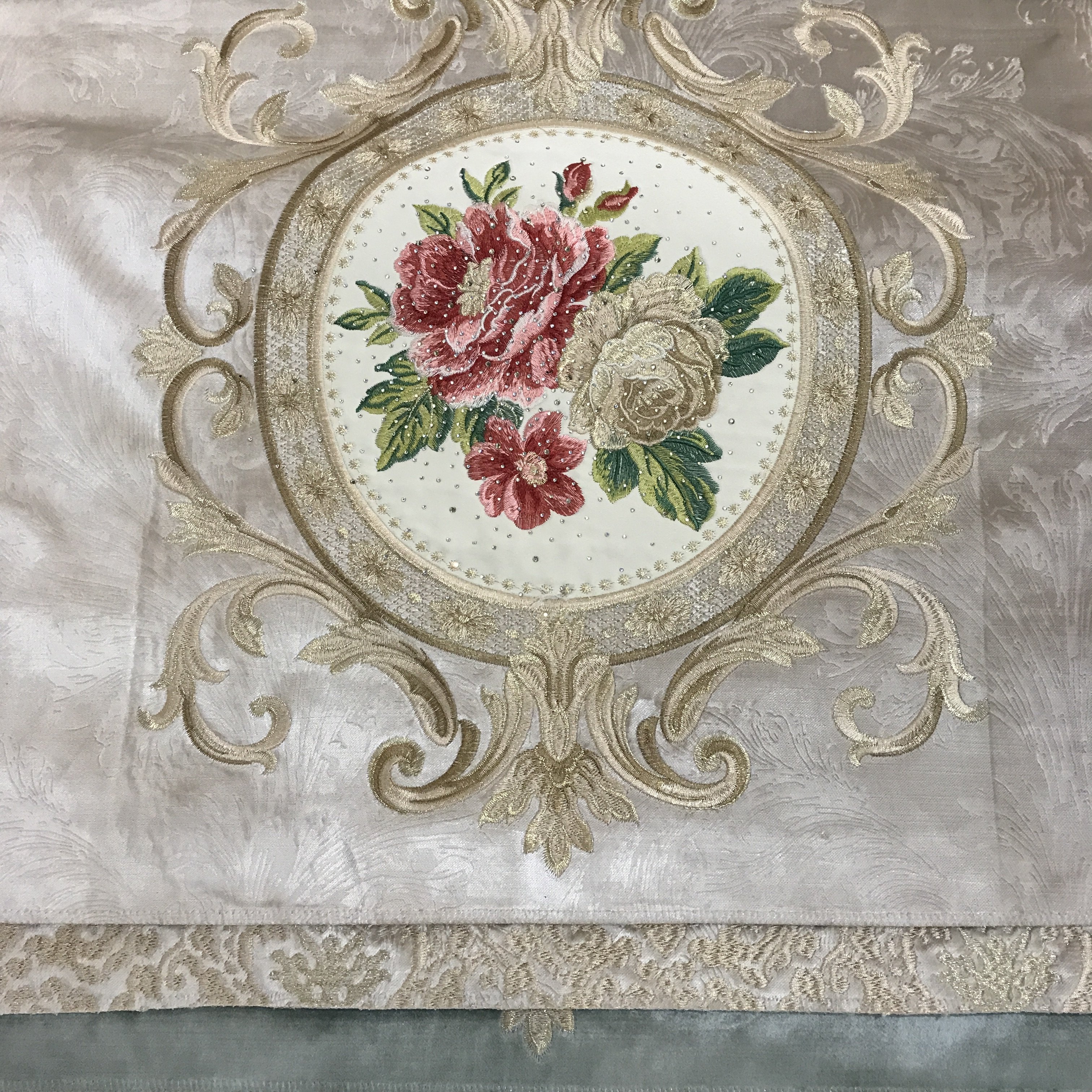 Morocco sofa professional factory high quality luxurious Moroccan style velvet embroidery sofa