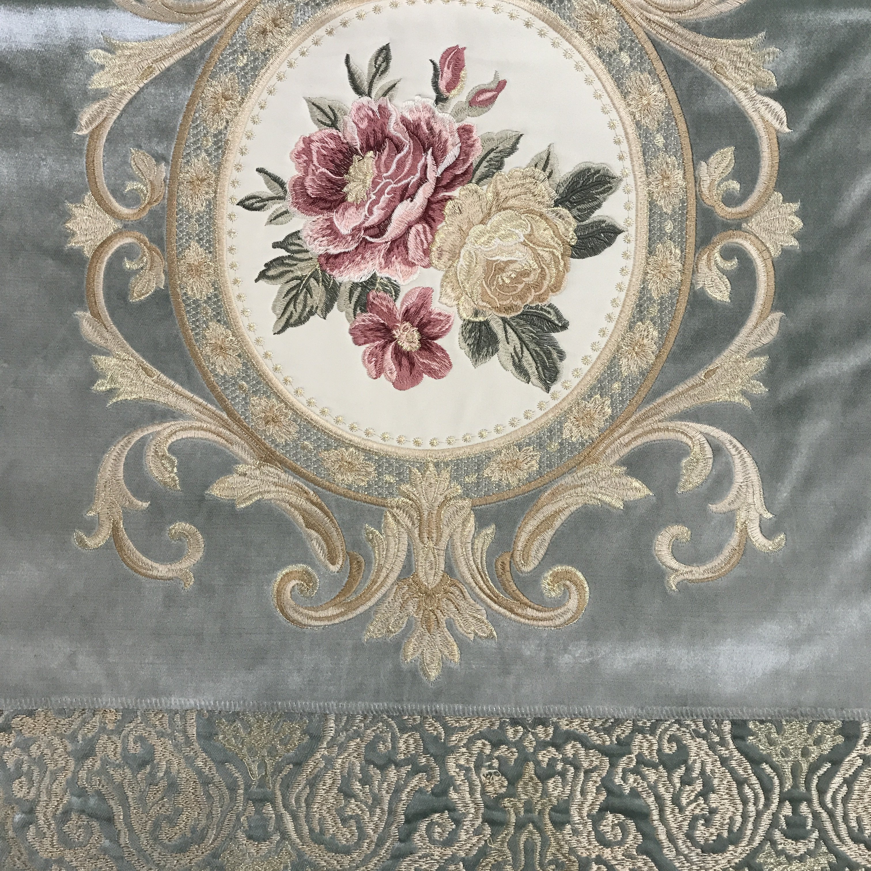 Morocco sofa professional factory high quality luxurious Moroccan style velvet embroidery sofa