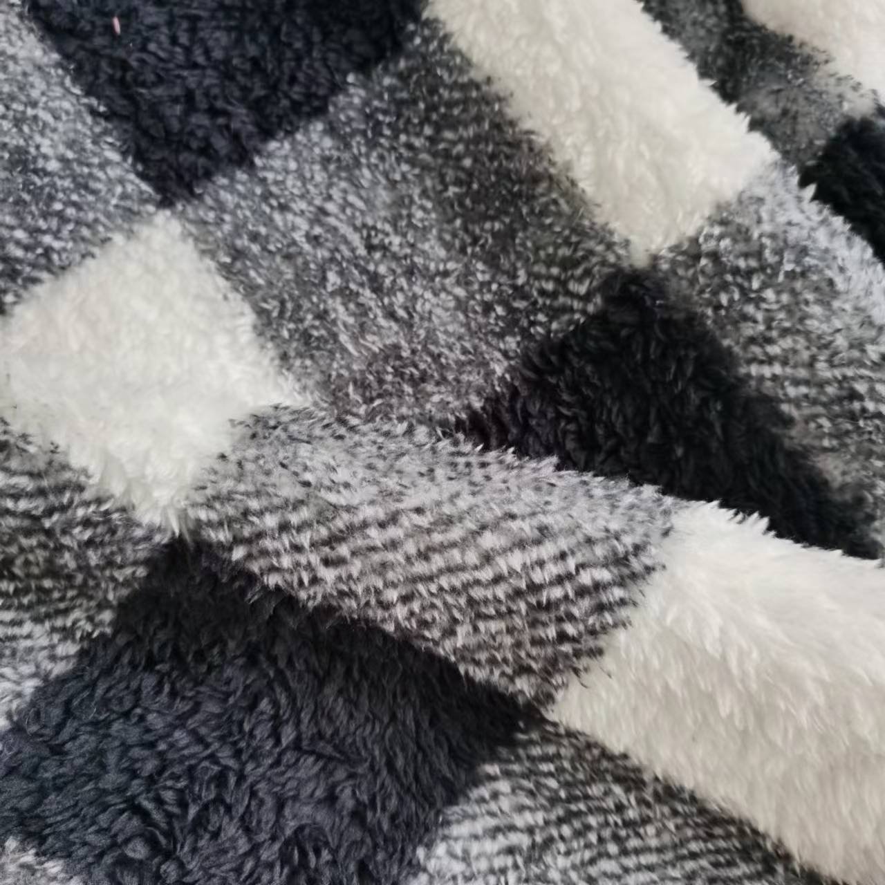 New Hot Sale Printing 100% Polyester Plain Dyed Solid Knitted Soft Washable Sherpa Fleece Fabric For Winter Coat Jacket