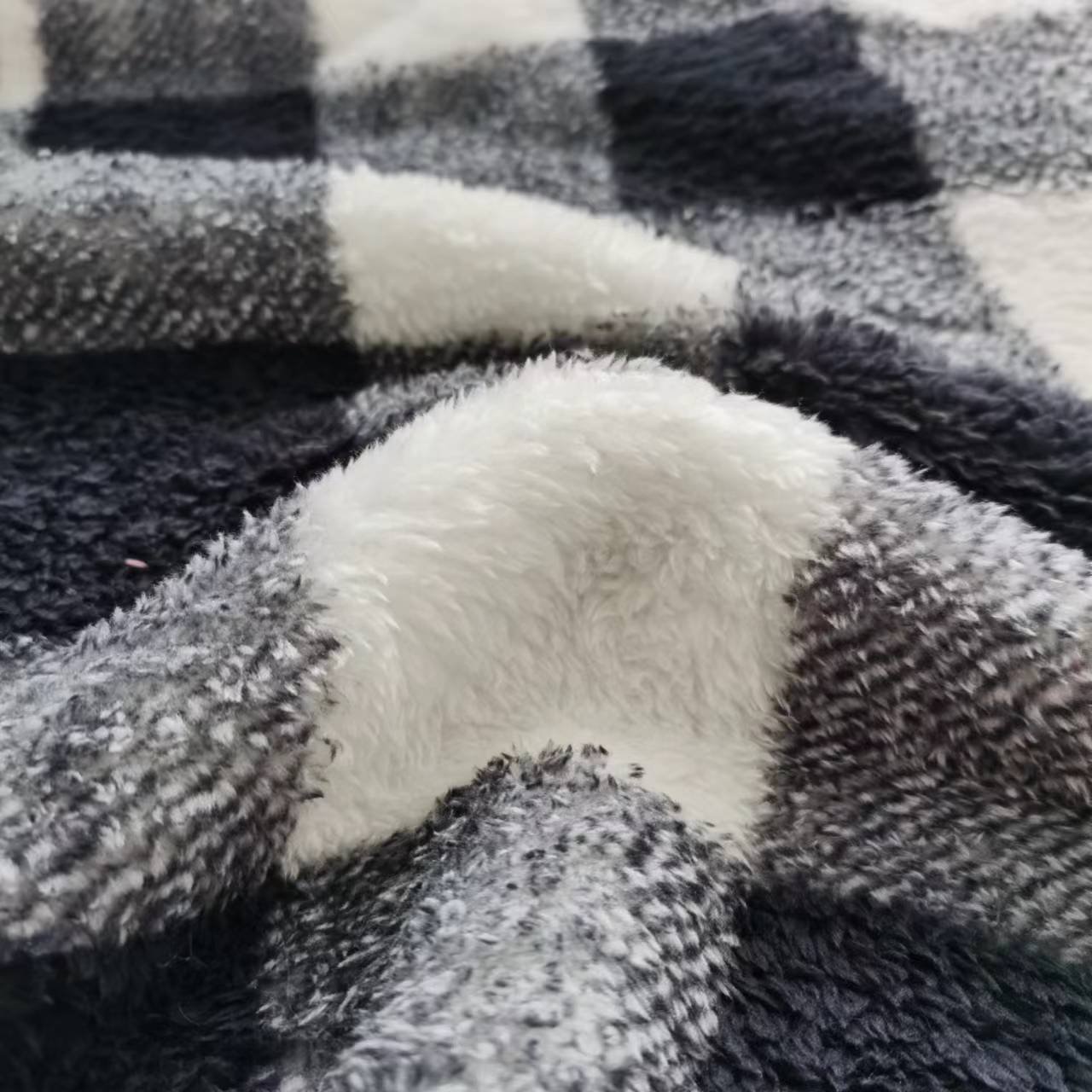 New Hot Sale Printing 100% Polyester Plain Dyed Solid Knitted Soft Washable Sherpa Fleece Fabric For Winter Coat Jacket