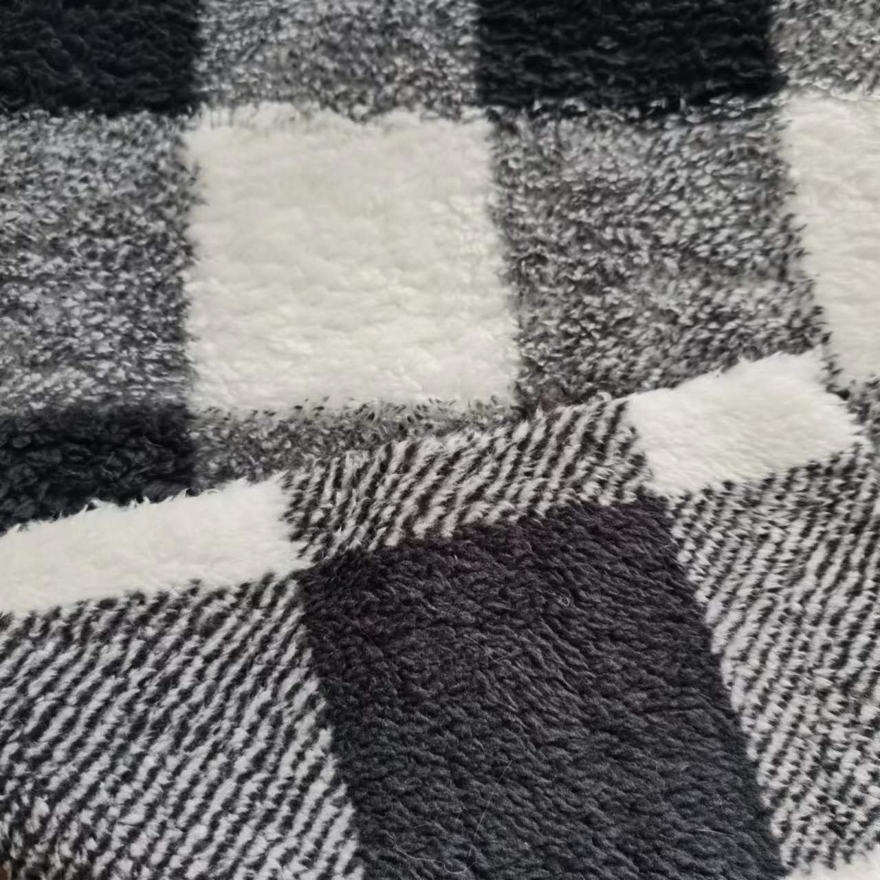 New Hot Sale Printing 100% Polyester Plain Dyed Solid Knitted Soft Washable Sherpa Fleece Fabric For Winter Coat Jacket