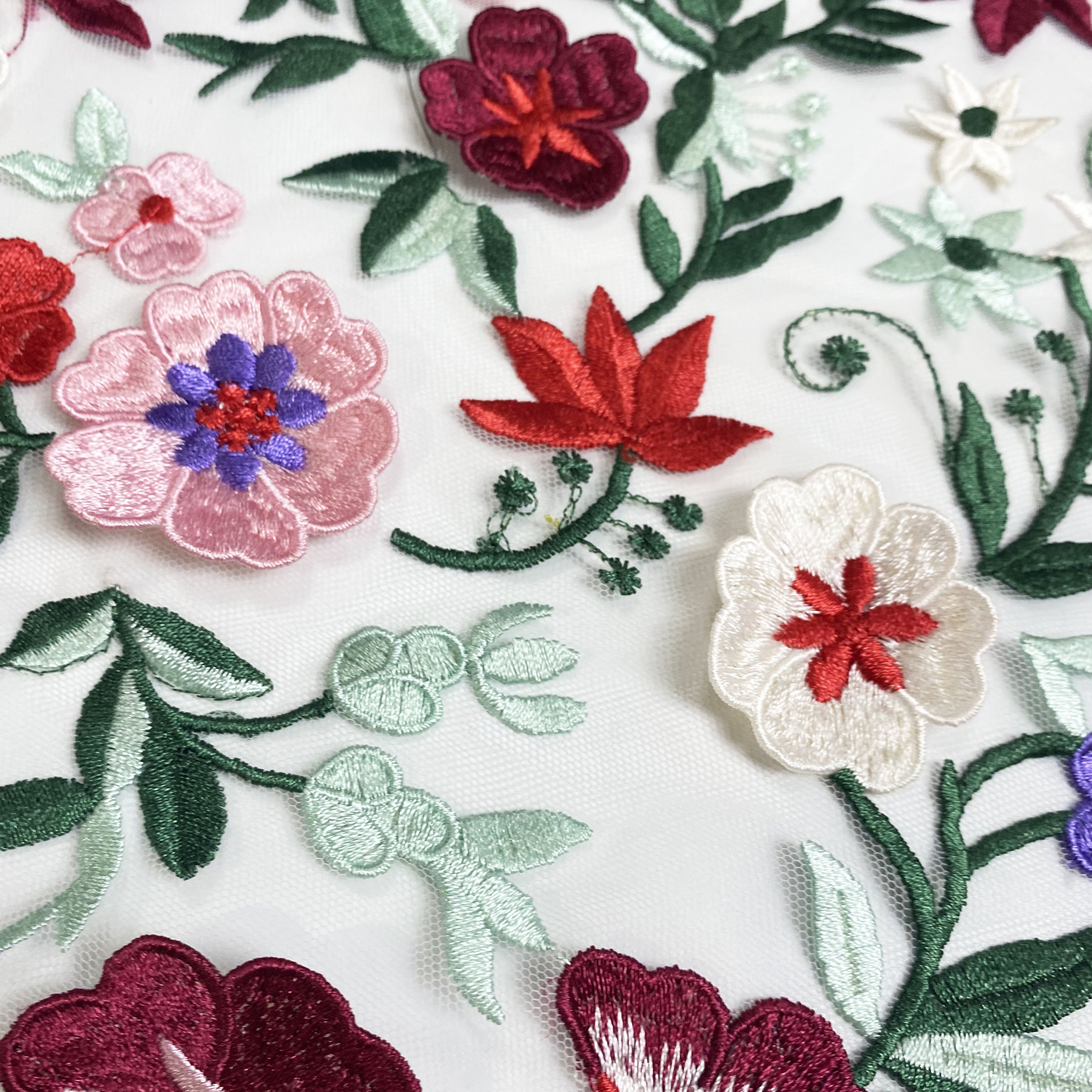 New fashion high quality flower lace tulle fabric with embroidery 3d flower lace chemical lace embroidery fabric