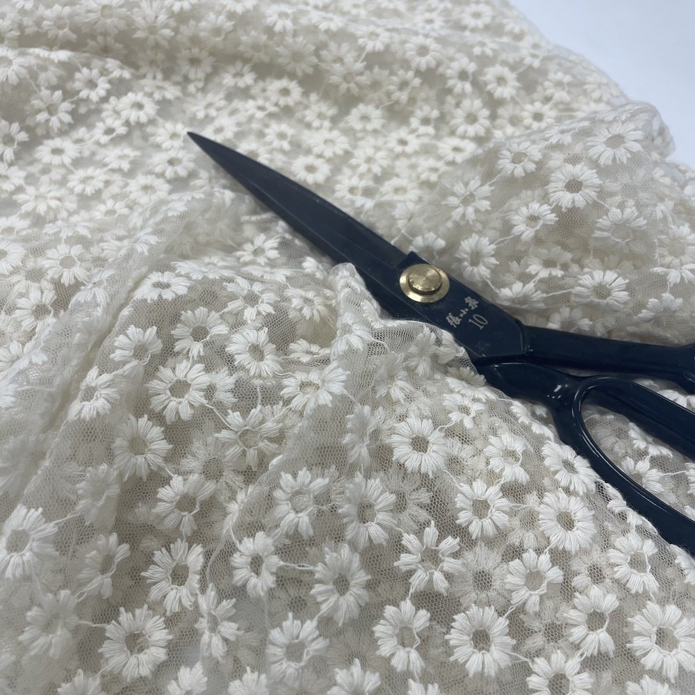 Custom Mesh Embroidery Lace with Flowers Fabric 3D Flower Embroidery Lace Fabric for Dress